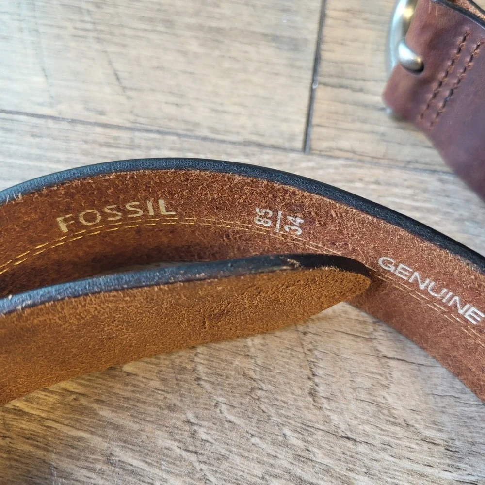 Fossil Mens Brown Genuine Leather Belt Size 34 Contrast Stitch Silver Buckle